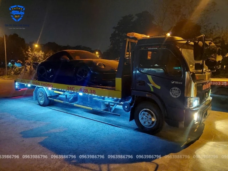 Xe cứu hộ Đức Công hiện đại sẵn sàng lên đường làm nhiệm vụ